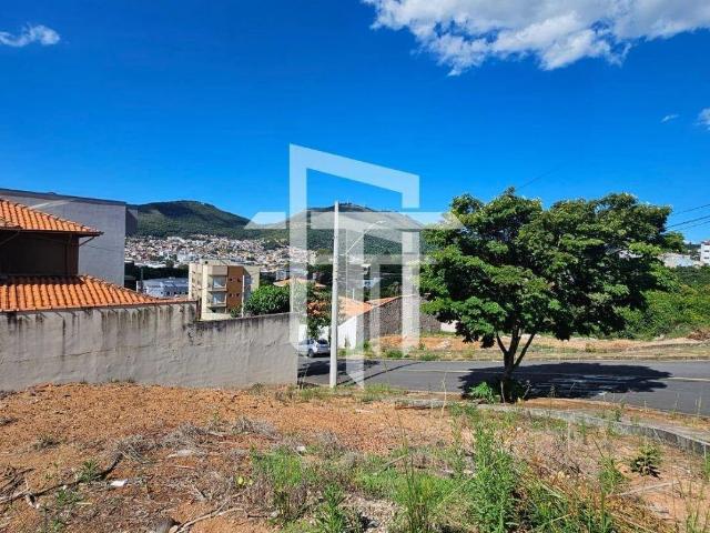 Terreno / Lote para Venda em Poços de Caldas/MG Jardim Carolina