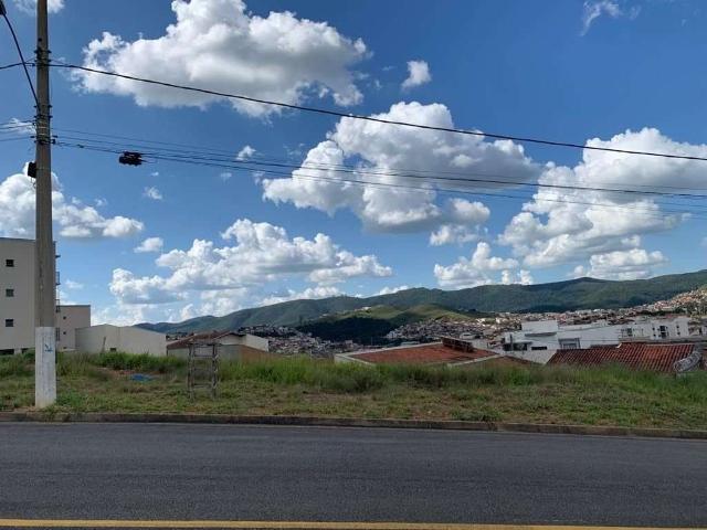 Terreno / Lote para Venda em Poços de Caldas/MG Jardim das Hortênsias