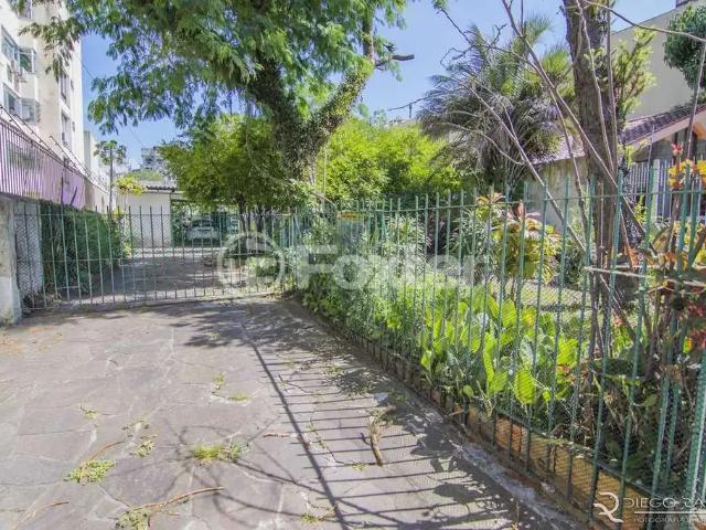 Terreno / Lote para Venda em Porto Alegre/RS Petrópolis 4 Quartos