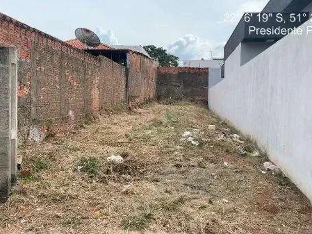 Terreno / Lote para Venda em Presidente Prudente/SP Vila Operária 3 Quartos