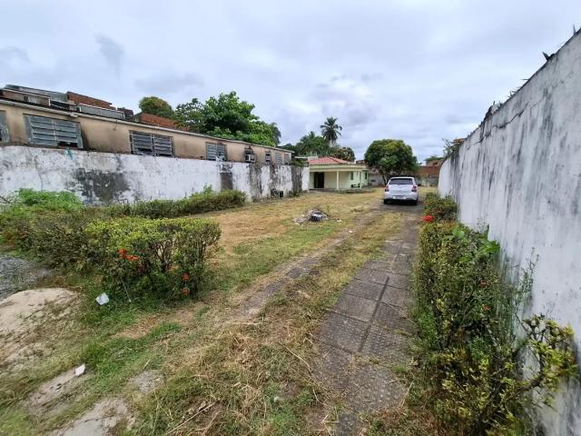 Terreno / Lote para Venda em Recife/PE Barro