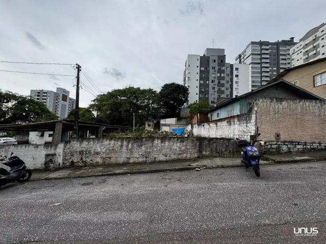Terreno / Lote para Venda em São José/SC Barreiros
