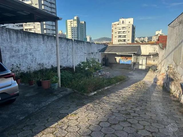 Terreno / Lote para Venda em São José/SC Barreiros