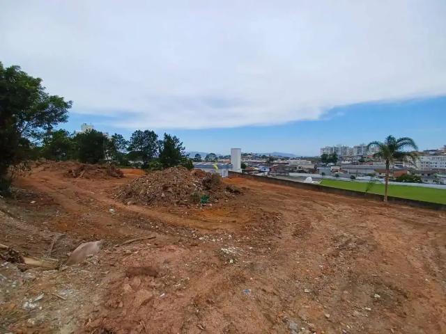 Terreno / Lote para Venda em São José/SC Serraria
