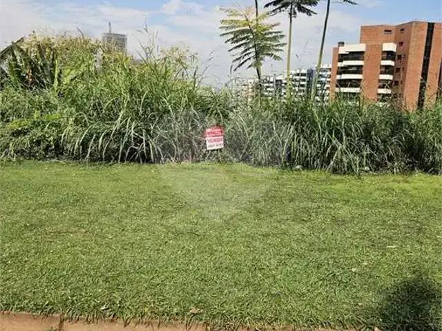 Terreno / Lote para Venda em São Paulo/SP Morumbi