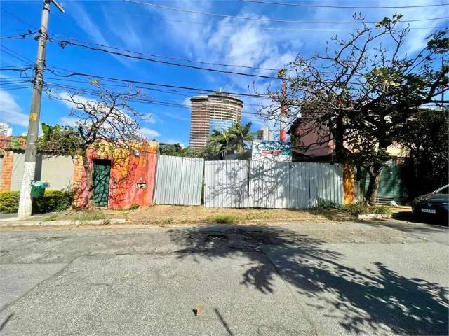 Terreno / Lote para Venda em São Paulo/SP Sumaré
