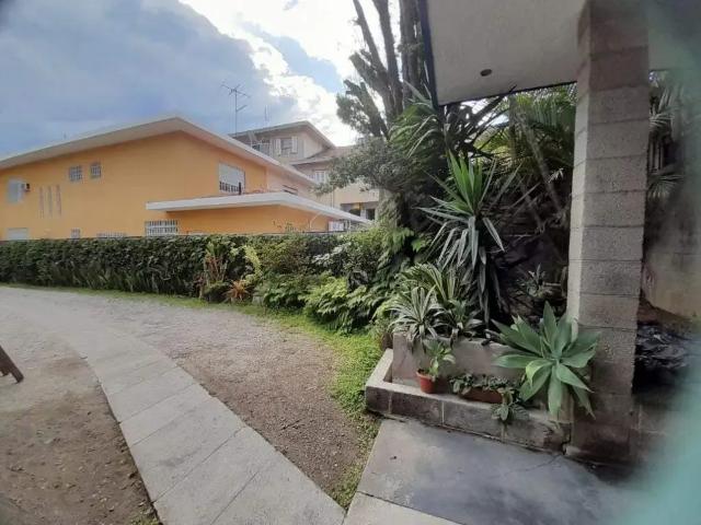 Terreno / Lote para Venda em Santos/SP Embaré