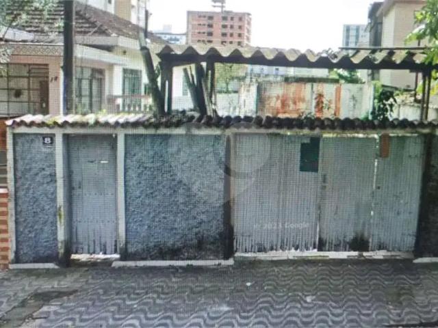 Terreno / Lote para Venda em Santos/SP Embaré