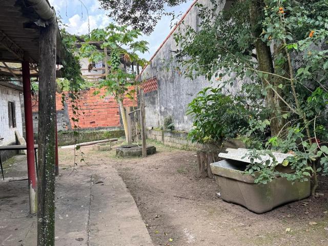Terreno / Lote para Venda em Suzano/SP Vila Real Santista