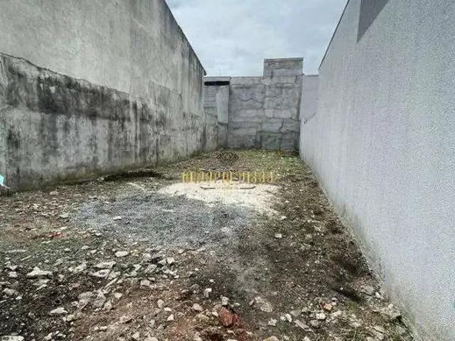 Terreno / Lote para Venda em Suzano/SP Jardim Quaresmeira II