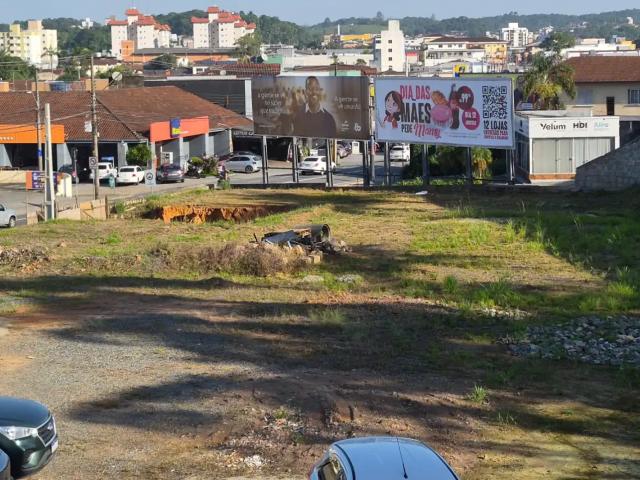 Terreno / Lote para Locação em Joinville/SC Floresta