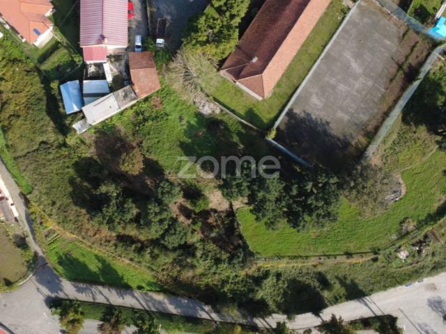 Terreno p/ Construção no Largo da Igreja de Escariz, Arouca