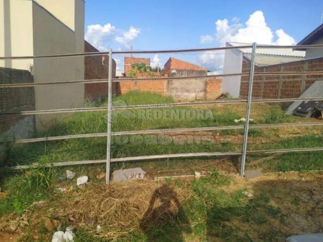Terreno Padrão em Guapiaçu