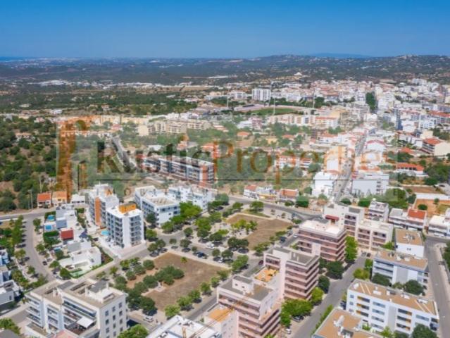 Terreno para 16 apartamentos no centro de Loulé. RP2414P