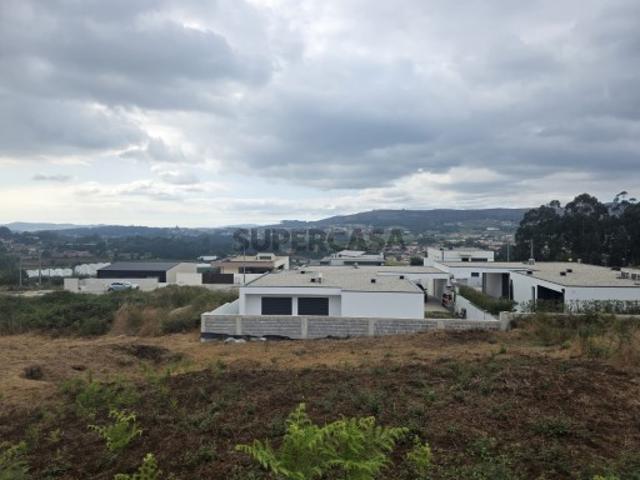 Terreno para construçao em Ruivães
