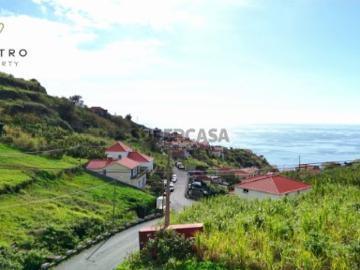 Terreno para Construção num Local Privilegiado na Calheta