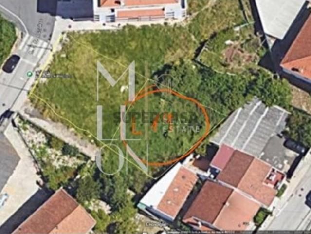 Terreno Urbano 210m² | Construção até 315m² | Amadora