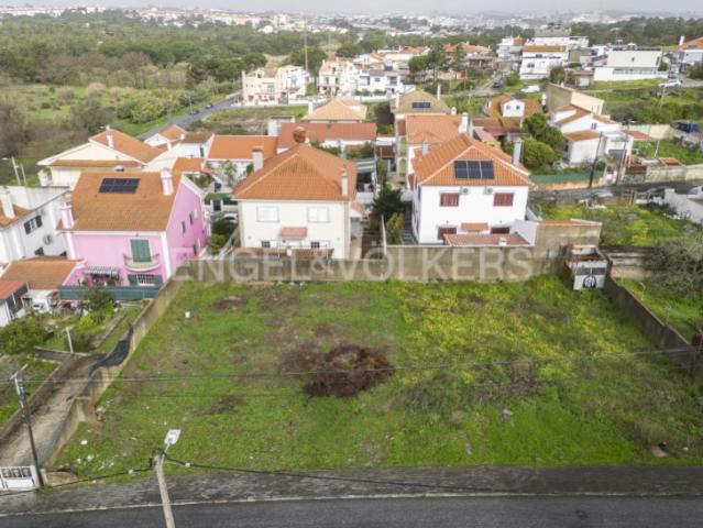 Terreno para construção na Charneca da Caparica