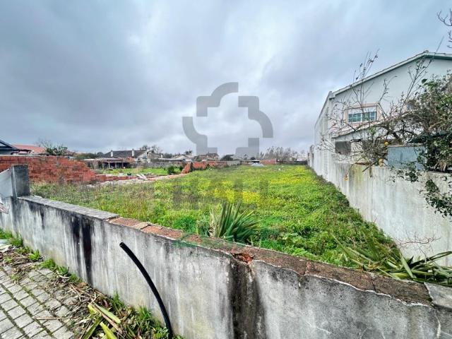 TERRENO PARA CONSTRUÇÃO NA PEDRULHEIRA