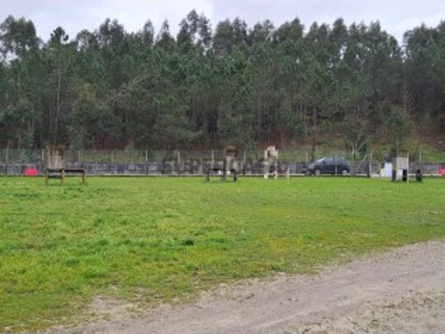 Terreno para Construção, na Via do Poder Local, em Paços de Ferreira