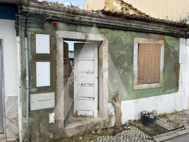 Terreno para construção na zona histórica de Paio Pires, Seixal
