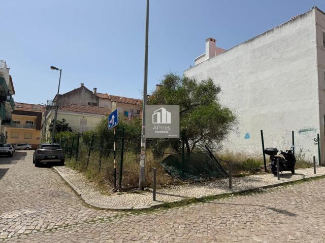 Terreno para construção no centro da Costa da Caparica, 274M2 PROJETO APROVADO