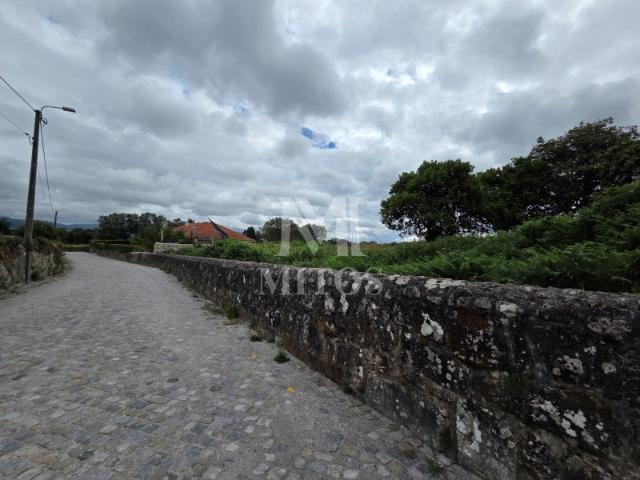 Terreno para construção à venda em Darque Viana do Castelo