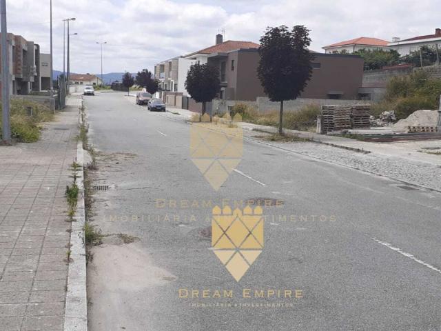 TERRENO PARA CONSTRUÇÃO – Besteiros/Paredes