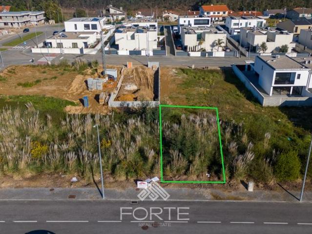 Terreno para construção c/ projeto aprovado em Picalhos, Santa Maria da Feira