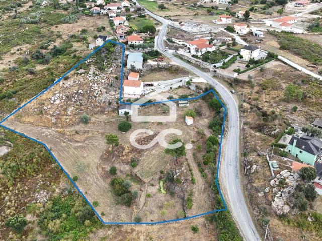 Terreno com 12866m2 em Chaves com viabilidade de construção, armazém e poço de água