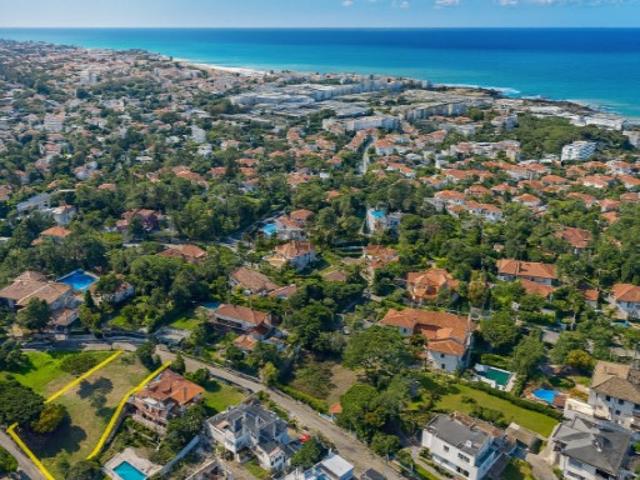 Terreno para construção com 1400 m2 no Estoril, Cascais