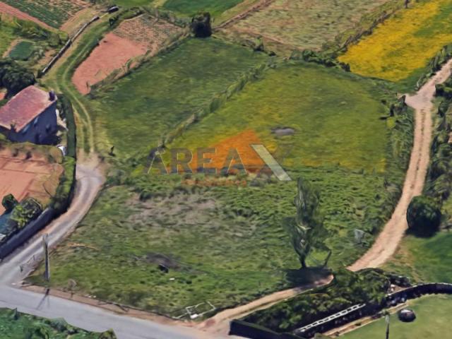 Terreno para construção com 1620m2. Muito bem localizado!