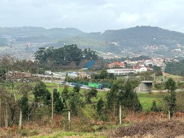 Terreno para construção com 70 m de frente – Mogege