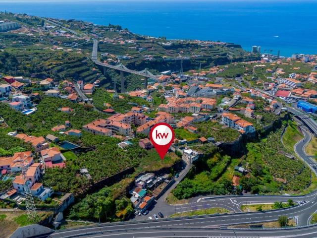 Terreno para Construção com 1.036 m² | Vista Mar | Câmara de Lobos