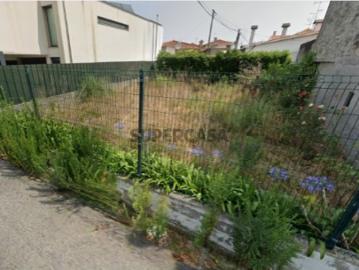 Terreno para Construção com 231 m² em Brito, Guimarães