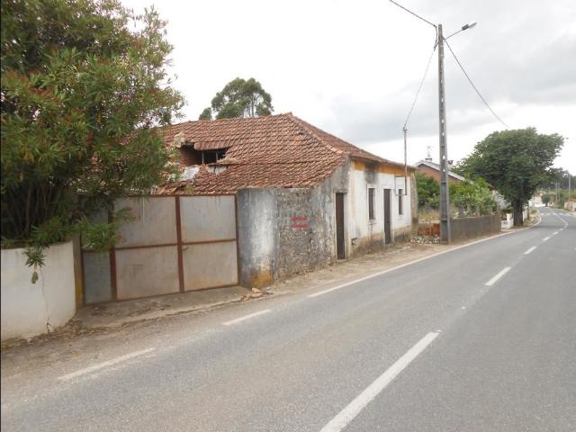 TERRENO PARA CONSTRUÇÃO COM 2880 M2 MORADIA PARA RESTAURO
