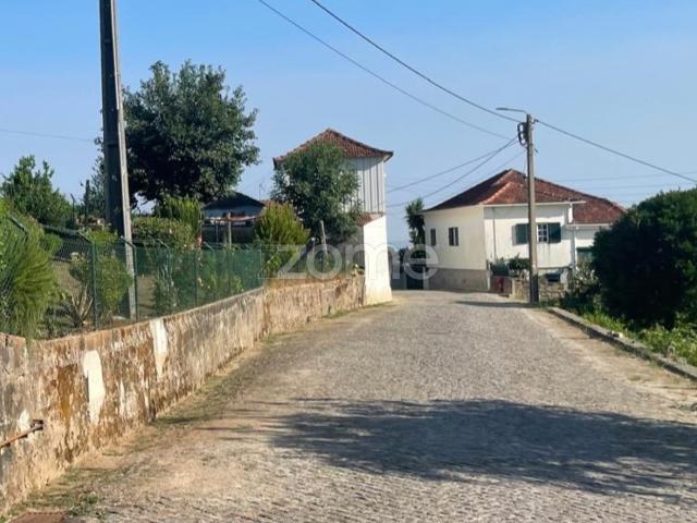 Terreno para construção com 320m², em Guimarei, Santo Tirso