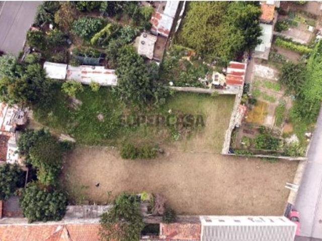 Terreno Para Construção com viabilidade de construção: 2 Edifícios de RÉS DO CHÃO + 2 ANDARES