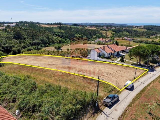 Terreno para Construção com Vista Campo e Mar Próximo da Nazaré