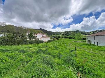 Terreno para Construção com vista para a montanha