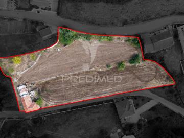 TERRENO PARA CONSTRUÇÃO COM CASA PARA RESTAURO 4330M2