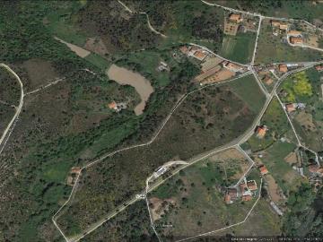 Terreno para construção com cerca de 3 hectares