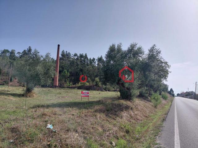 TERRENO PARA CONSTRUÇÃO COM DOIS ARTIGOS MATRICIAIS!
