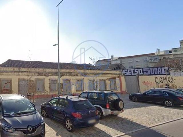 ️ Oportunidade de Escala: Terreno de 2.242 m² com PIP Aprovado no Centro de Setúbal
