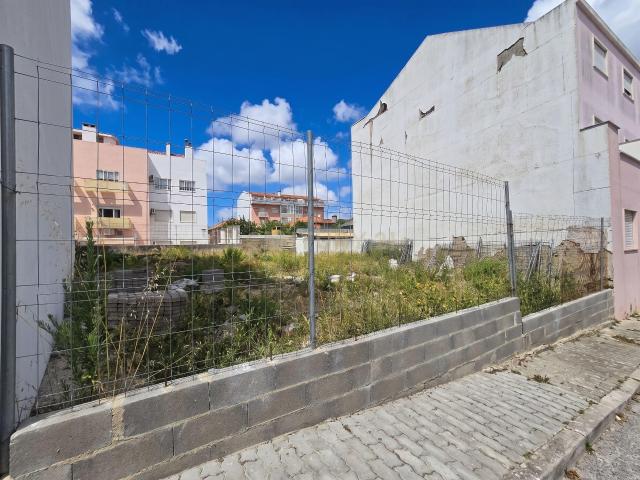 Terreno para construção com projeto aprovado, Brandoa, Amadora