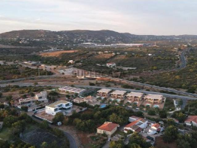 Terreno para construção com projeto aprovado localizado em Almancil