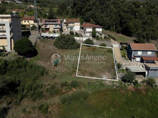 TERRENO PARA CONSTRUÇÃO COM PROJETO APROVADO | VALPEDRE, PENAFIEL