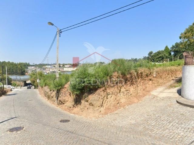 Terreno para construção de Moradia 4 frentes em Grijó, Vila Nova de Gaia