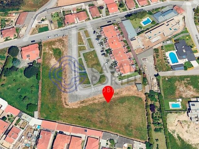 Terreno para construção de moradia geminada | Castelo da Maia | Cidade da Maia