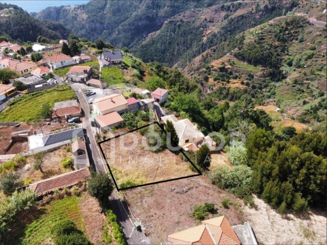 Terreno para Construção de Moradia Geminada em Gaula